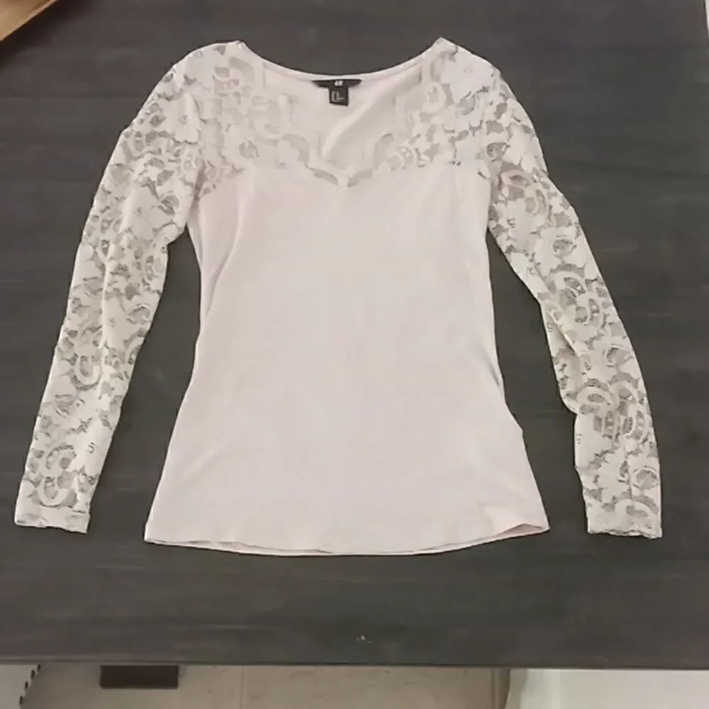 H&M long sleeve top pink rose size extra small with lace detail